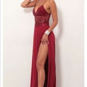 Tulum lace maxi dress In merlot